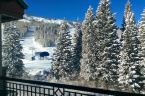 Ski-InandSki-Out Solitude Condo with Rooftop Hot Tub!